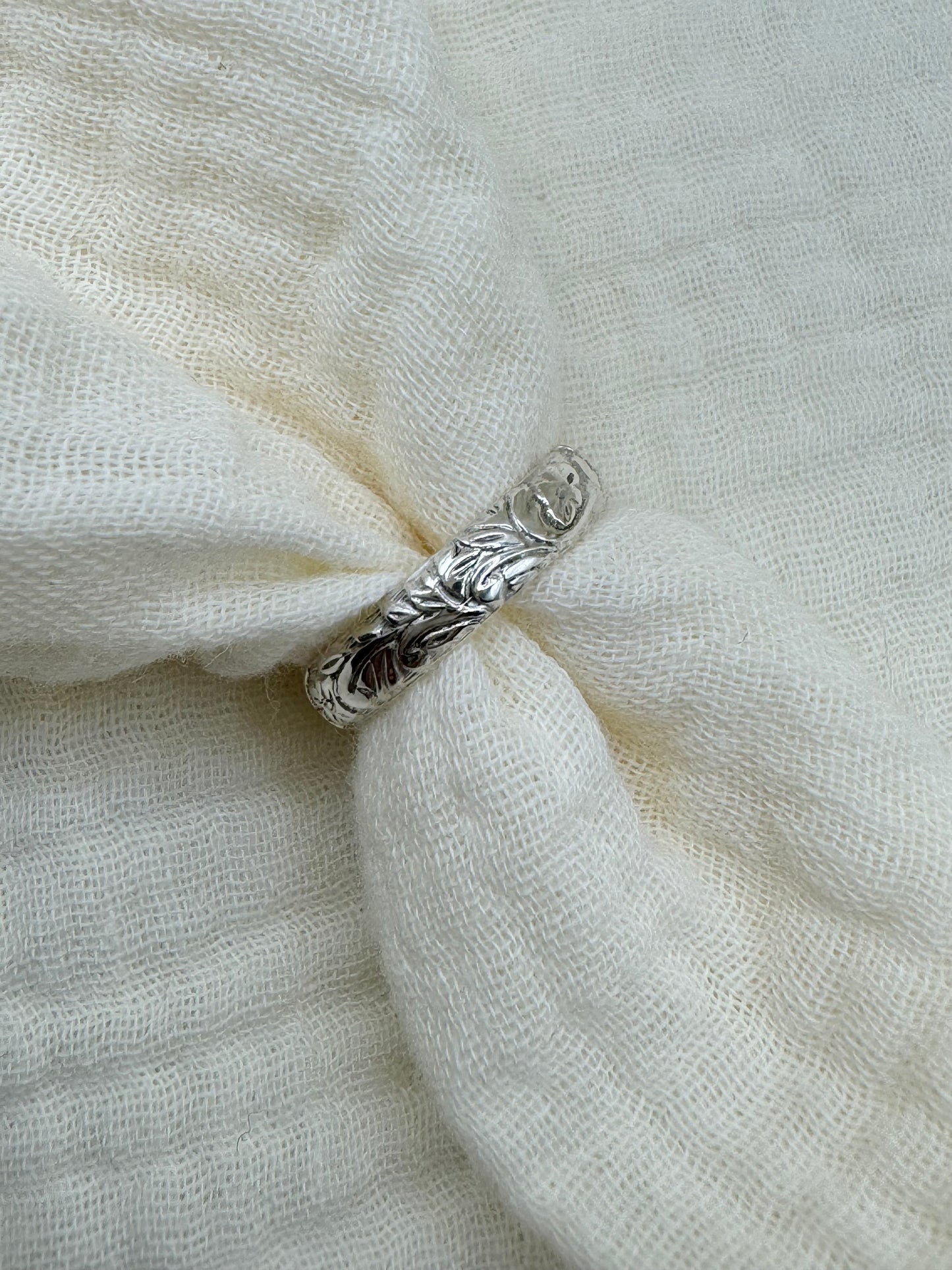 Vintage Floral Ring